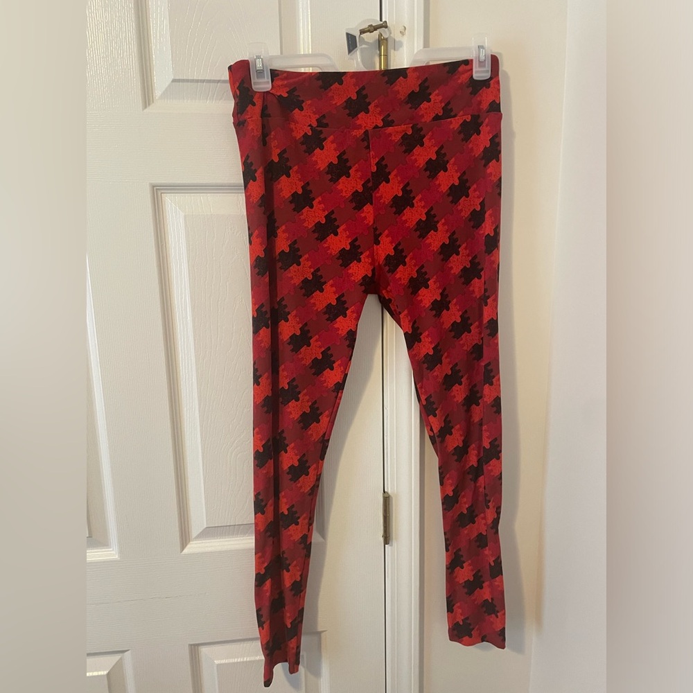 Lularoe TC Tall & Curvy Buttery Soft Leggings w/ Puzzle Piece Pattern